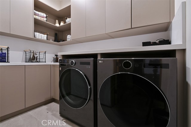 Detail Gallery Image 22 of 36 For 14753 Round Valley, Sherman Oaks,  CA 91403 - 4 Beds | 5 Baths