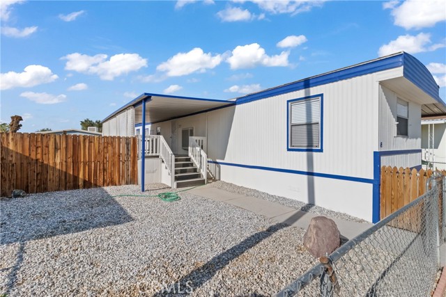 11420 Lee Avenue, Adelanto CA: https://media.crmls.org/medias/184fb87f-680a-49ae-8f9e-dd886d92cc17.jpg
