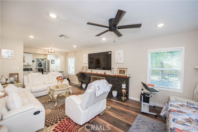 Detail Gallery Image 4 of 37 For 2803 Ladera Rd, San Bernardino,  CA 92405 - 3 Beds | 2 Baths