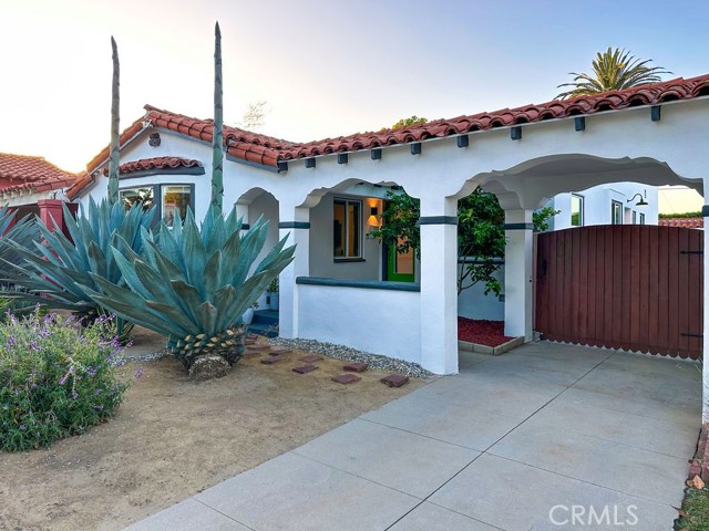 Detail Gallery Image 5 of 71 For 1927 W 84th Pl, Los Angeles,  CA 90047 - 3 Beds | 2 Baths