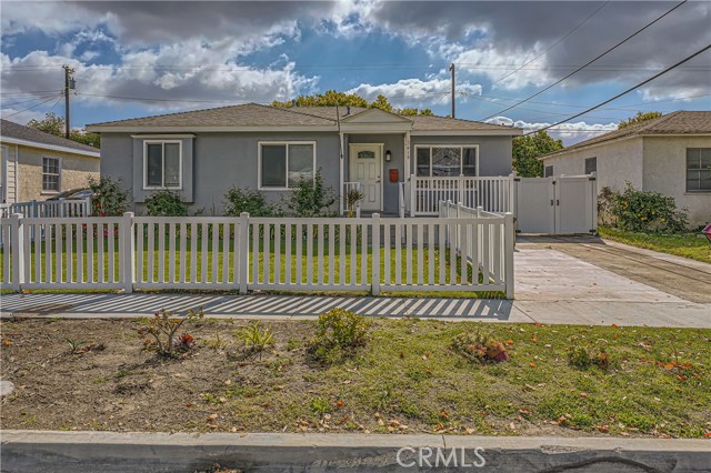 3818 Charlemagne Avenue, Long Beach, California 90808, 4 Bedrooms Bedrooms, ,2 BathroomsBathrooms,Single Family Residence,For Sale,Charlemagne,OC24075228