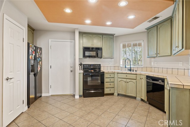 Detail Gallery Image 12 of 52 For 6118 Potenza Ln, Bakersfield,  CA 93308 - 3 Beds | 2 Baths