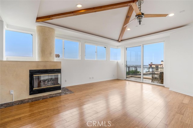 221 17th, Manhattan Beach, California 90266, 5 Bedrooms Bedrooms, ,6 BathroomsBathrooms,Residential,For Sale,17th,SR26091960