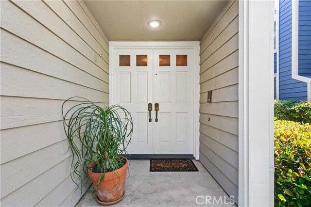Detail Gallery Image 5 of 45 For 590 John K Dr #102,  Long Beach,  CA 90803 - 3 Beds | 2/1 Baths