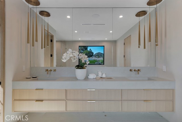 Detail Gallery Image 44 of 62 For 13024 Bloomfield St, Studio City,  CA 91604 - 6 Beds | 6/1 Baths