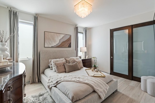 29 W Neapolitan Lane, Long Beach CA: https://media.crmls.org/medias/185292b0-11db-4632-aa78-57168c0a474a.jpg