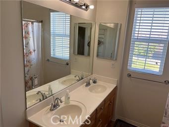 416 Green River Street, Oxnard CA: https://media.crmls.org/medias/1852b184-5b8e-4c46-a45f-e5126a53ebcc.jpg