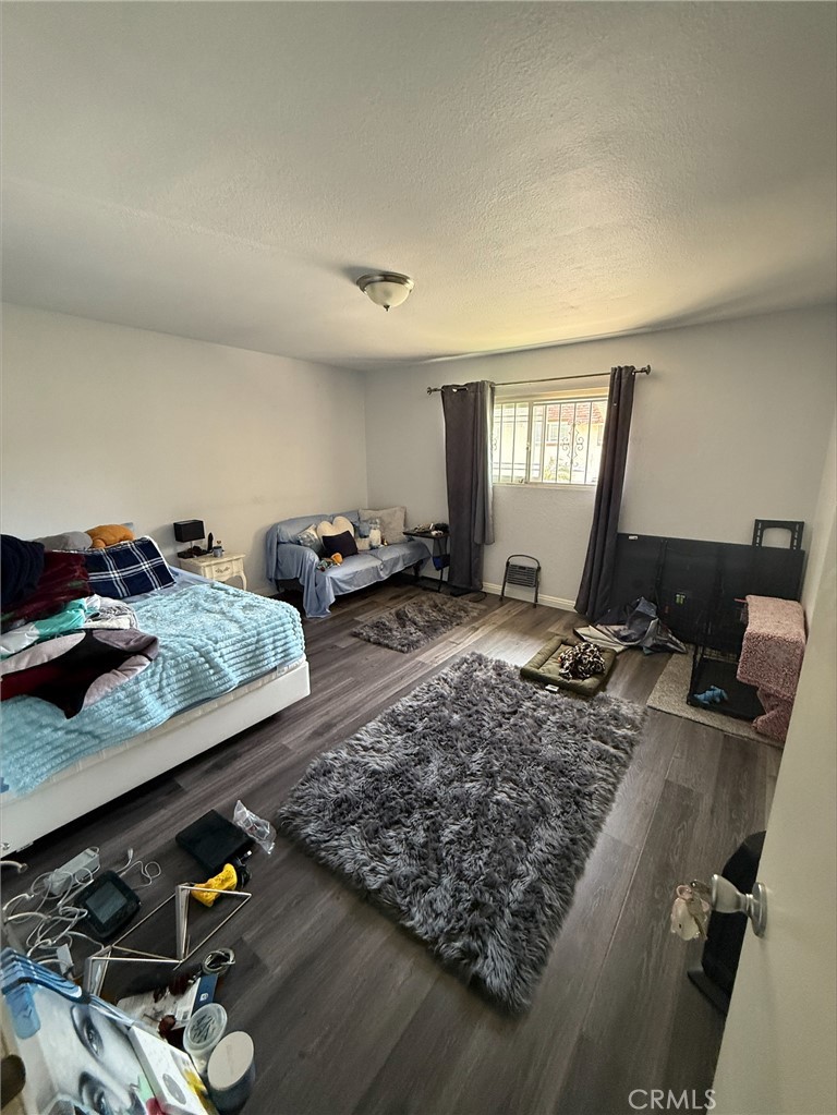 https://media.crmls.org/medias/1852e7fe-ee14-4e39-b732-e7449fea274e.jpg?preset=X-Large