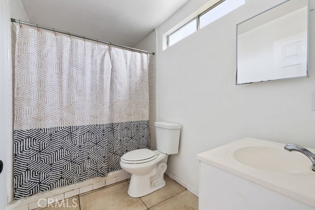 182 E McFarlane Street, Ventura CA: https://media.crmls.org/medias/18530bdd-9449-4b6a-ae96-5e018013a36b.jpg