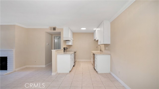 17522 Vandenberg Lane, Tustin CA: https://media.crmls.org/medias/18537481-d646-4b37-9a07-7f273381a4d3.jpg