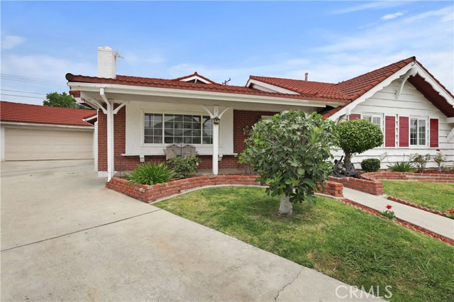 Detail Gallery Image 2 of 22 For 15843 Shadywood Ct, La Mirada,  CA 90638 - 5 Beds | 3 Baths