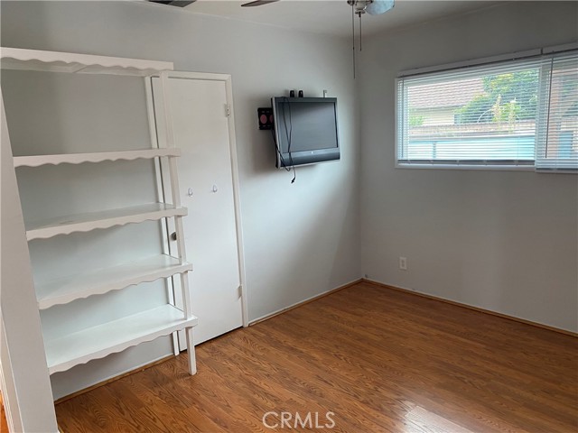 Detail Gallery Image 11 of 15 For 264 W Grandview Dr, Azusa,  CA 91702 - 2 Beds | 2 Baths