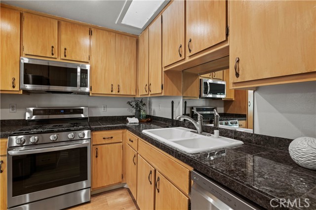 Detail Gallery Image 13 of 41 For 25610 Palma Alta Dr, Valencia,  CA 91355 - 3 Beds | 2 Baths