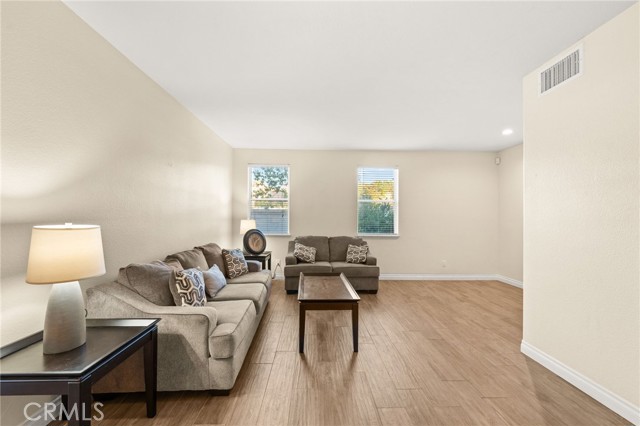 Detail Gallery Image 8 of 73 For 33926 Channel, Temecula,  CA 92592 - 4 Beds | 2/1 Baths