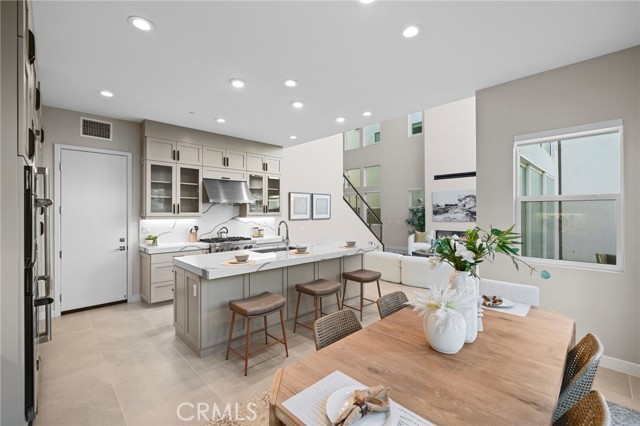 Detail Gallery Image 12 of 37 For 1155 Poppy Ct, Montebello,  CA 90640 - 5 Beds | 5 Baths