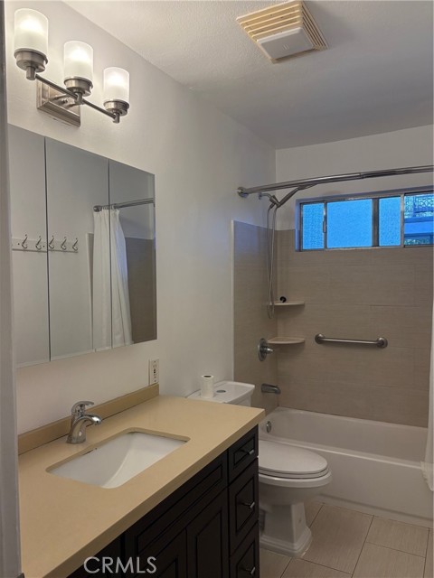 Detail Gallery Image 9 of 20 For 14414 Addison St #18,  Sherman Oaks,  CA 91423 - 2 Beds | 2 Baths