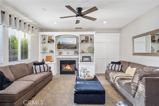 6347 Lyndsey Street, Eastvale CA: https://media.crmls.org/medias/18566025-5dee-4671-8950-fda0638464ac.jpg