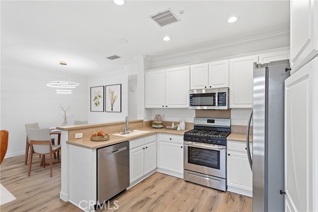 Detail Gallery Image 16 of 45 For 38 Veneto Ln, Aliso Viejo,  CA 92656 - 3 Beds | 2/1 Baths