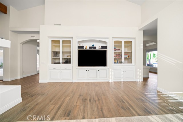 9394 Gum Tree Drive, Corona CA: https://media.crmls.org/medias/18574002-df87-4c03-b218-25024064bbf7.jpg