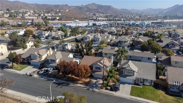 Detail Gallery Image 3 of 33 For 360 Avenue 9, Lake Elsinore,  CA 92530 - 4 Beds | 2/1 Baths