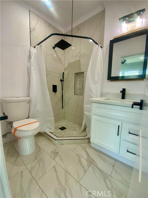 Detail Gallery Image 12 of 17 For 125 E Alondra, Compton,  CA 90220 - 4 Beds | 2 Baths