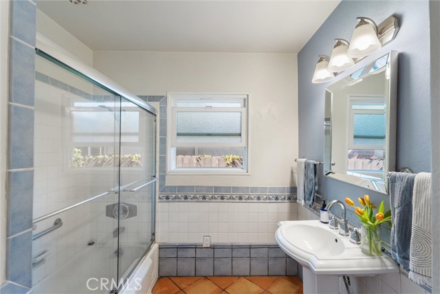 715 Havana Avenue, Long Beach CA: https://media.crmls.org/medias/18590323-2431-460b-830d-344a05f63c10.jpg