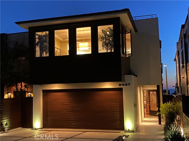 2437 Manhattan Avenue, Hermosa Beach, California 90254, 5 Bedrooms Bedrooms, ,4 BathroomsBathrooms,Residential,Sold,Manhattan,SB21258344