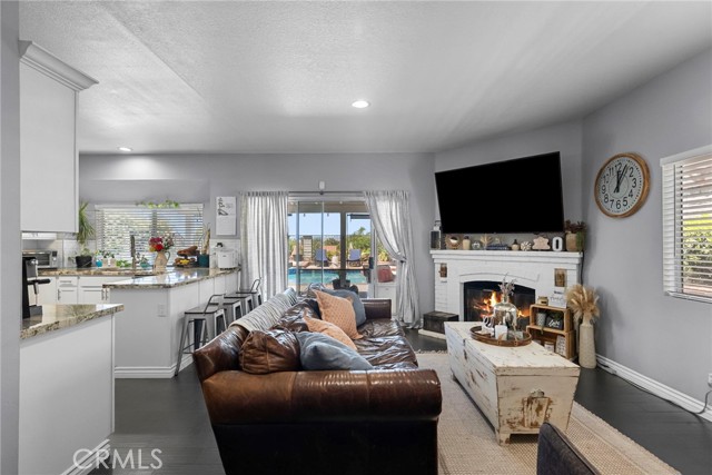 Detail Gallery Image 11 of 45 For 22565 Pecan Pl, Saugus,  CA 91390 - 4 Beds | 2/1 Baths