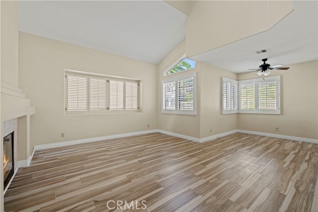 25815 Dickens Court, Stevenson Ranch CA: https://media.crmls.org/medias/185a5316-f343-4ec9-937a-d0bada358885.jpg