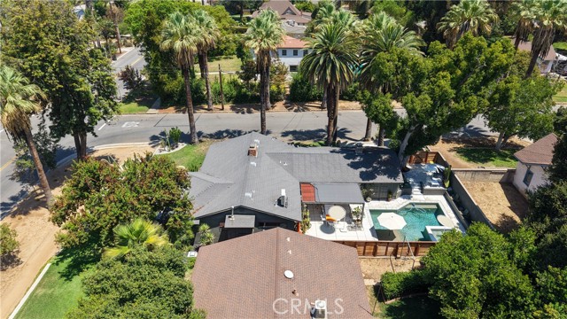 1105 W Highland Avenue, Redlands CA: https://media.crmls.org/medias/185a9a28-5449-459f-b4b7-924a3079d5a3.jpg