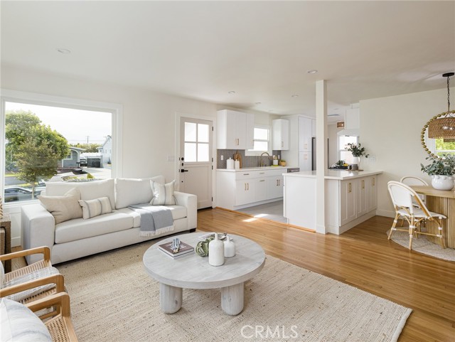 22105 Ellinwood Drive, Torrance CA: https://media.crmls.org/medias/185abd89-614d-4e5f-924e-7e40348b6080.jpg