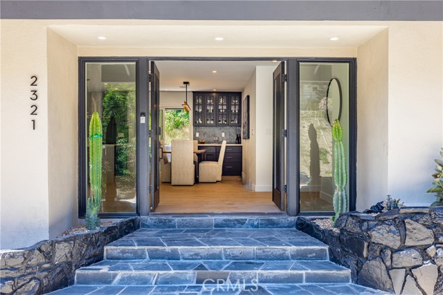 Detail Gallery Image 9 of 71 For 2321 Coldwater Canyon Dr, Beverly Hills,  CA 90210 - 3 Beds | 2 Baths