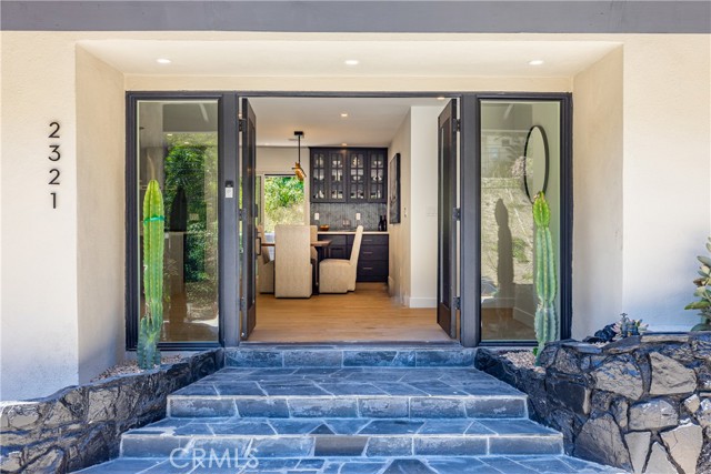 Detail Gallery Image 9 of 71 For 2321 Coldwater Canyon Dr, Beverly Hills,  CA 90210 - 3 Beds | 2 Baths