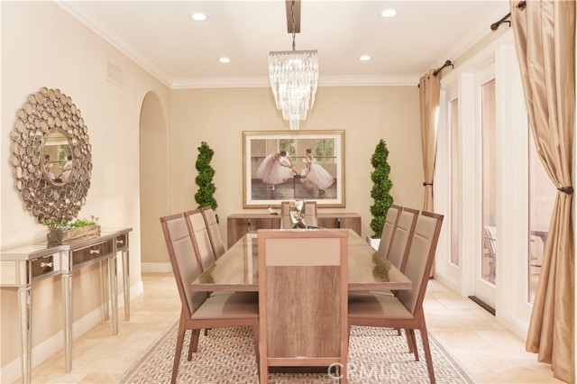 185b181a 66ed 4e19 906a E20572a6c988