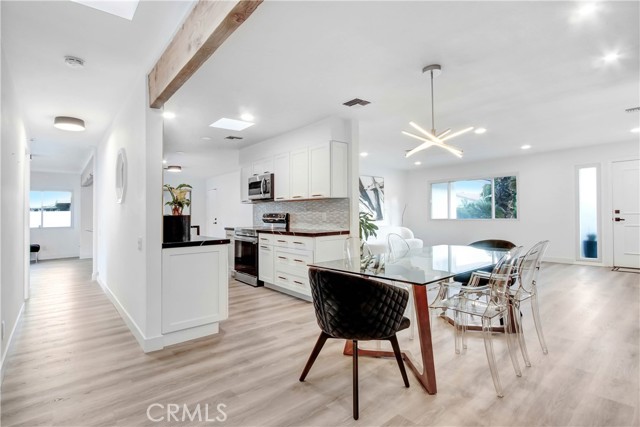 1980 E Rochelle Road, Palm Springs CA: https://media.crmls.org/medias/185bb524-8364-4e92-99c2-42219849b72e.jpg