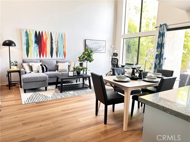 Detail Gallery Image 1 of 1 For 915 Lombard Ct, Costa Mesa,  CA 92626 - 2 Beds | 2/1 Baths