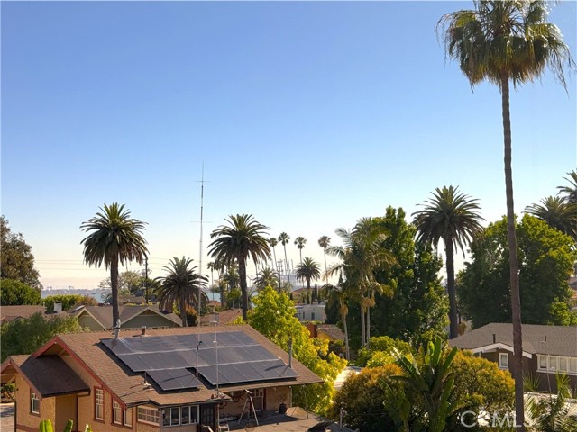2662 E 2nd Street, Long Beach CA: https://media.crmls.org/medias/185ceb10-988a-4fe2-bcf4-7d9d00345162.jpg