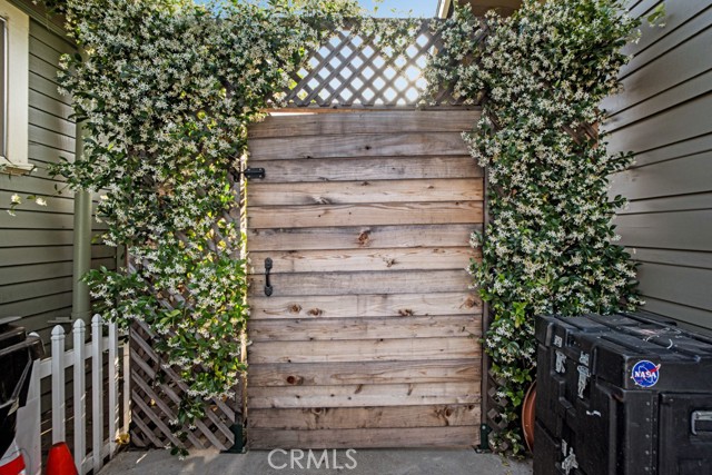 Detail Gallery Image 13 of 37 For 3031 4th Ave, Los Angeles,  CA 90018 - 6 Beds | 4/1 Baths