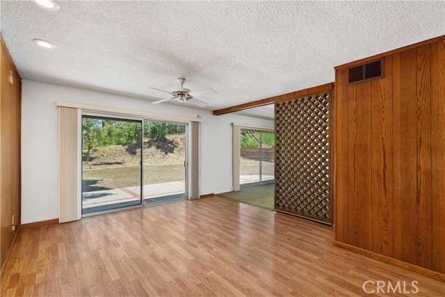 Detail Gallery Image 10 of 31 For 23309 Community St, West Hills,  CA 91304 - 4 Beds | 2 Baths
