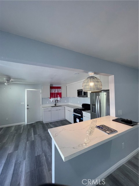 Detail Gallery Image 2 of 15 For 3334 W 139th, Hawthorne,  CA 90250 - 2 Beds | 1 Baths