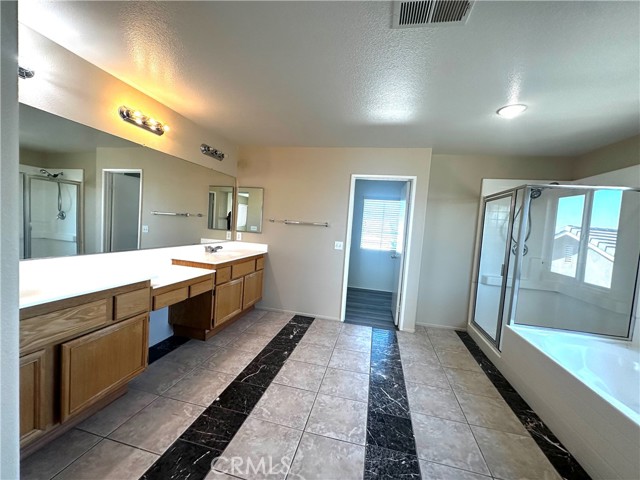 Detail Gallery Image 19 of 23 For 14711 Hondo Dr, Victorville,  CA 92394 - 4 Beds | 2/1 Baths