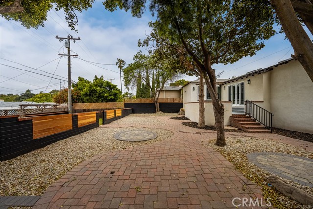 6005 S La Brea Avenue, Los Angeles CA: https://media.crmls.org/medias/185e26a0-8a27-44e1-97ec-06c1ab1a7a73.jpg
