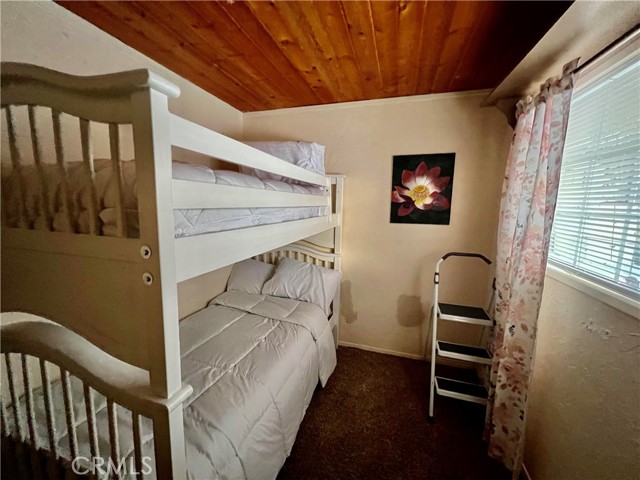 165 Sunset Lane, Sugarloaf CA: https://media.crmls.org/medias/185eba71-ae7d-4ae4-9461-7bff277476e1.jpg
