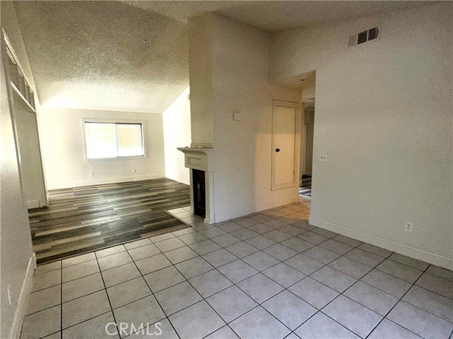 413 E James Street, Rialto CA: https://media.crmls.org/medias/185ed27e-db6c-4792-93a4-2732b62cfbc2.jpg