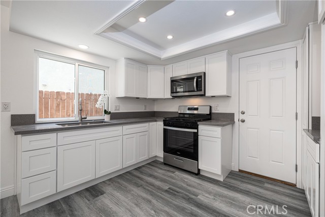 Detail Gallery Image 15 of 49 For 14791 Mountain High Dr, Fontana,  CA 92337 - 4 Beds | 2/1 Baths