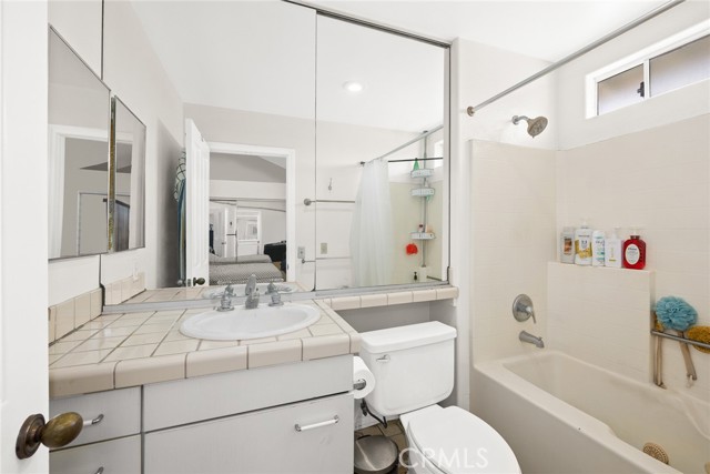 Detail Gallery Image 18 of 26 For 1660 W 146th St #2,  Gardena,  CA 90247 - 3 Beds | 2/1 Baths