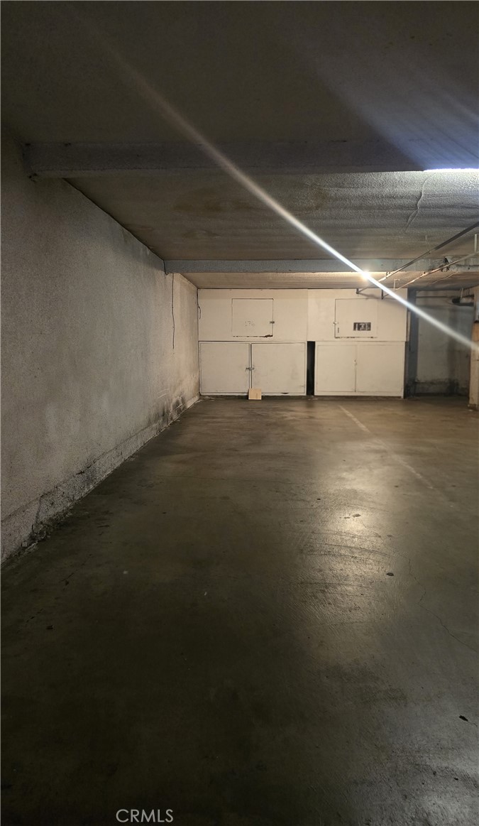 https://media.crmls.org/medias/18602aae-83ae-4395-9c51-b726f4cabee0.jpg?preset=X-Large