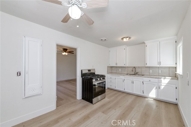 Detail Gallery Image 10 of 20 For 2461 S Poppy Ave, Fresno,  CA 93706 - 2 Beds | 1 Baths