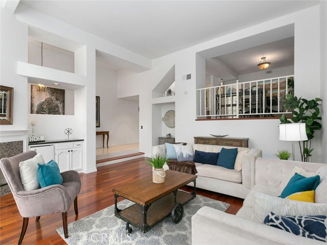 Detail Gallery Image 7 of 30 For 6051 Shadowbrook Cir, Huntington Beach,  CA 92648 - 2 Beds | 2/1 Baths