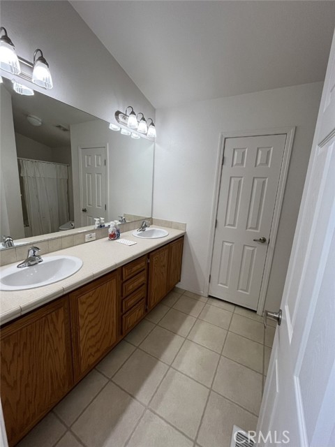 Detail Gallery Image 6 of 15 For 17 Serra Way, –,  CA 91345 - 2 Beds | 2 Baths